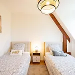 Large Family Near Deauville بيت للعطل Vauville