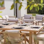 Large Family Near Deauville بيت للعطل *