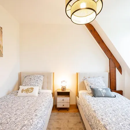 Large Family Near Deauville 度假居 Vauville