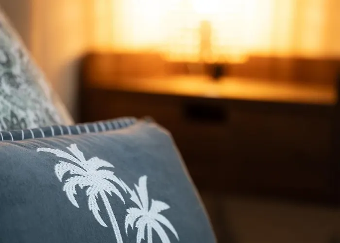 Large Family Near Deauville 度假居 *