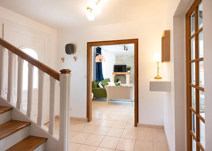 Large Family Near Deauville 度假居