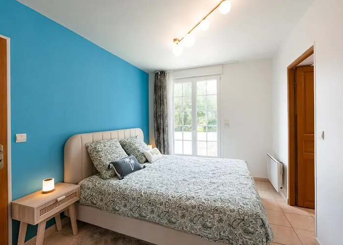 Large Family Near Deauville 度假居 *